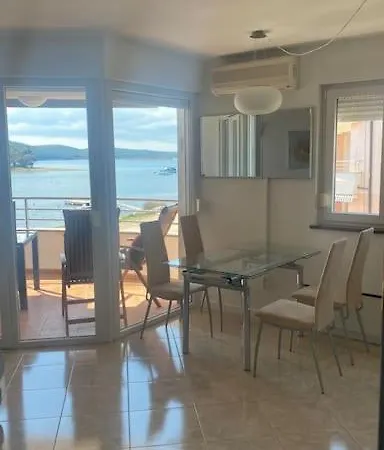 Gemutliche Mit Meerblick Appartement Medulin